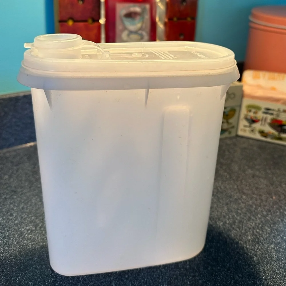 1970s Vintage Tupperware Flip Top Lid Clear Beverage Buddy Container Pitcher
